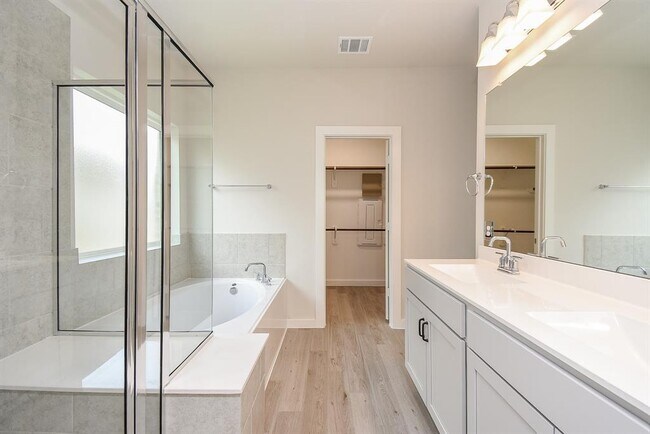 Building Photo - 3024 Myrtle Sunset Dr