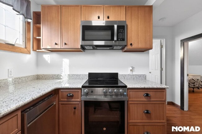 Building Photo - 21 Hall Ave