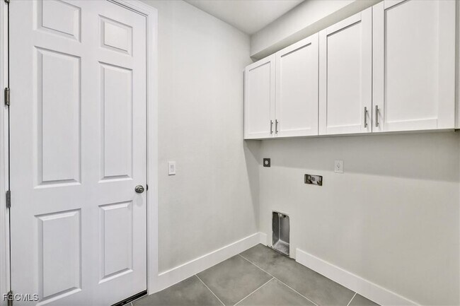 Building Photo - 2602 SW 27th St