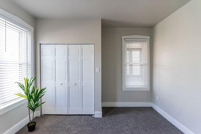 Building Photo - Market Street Commons A