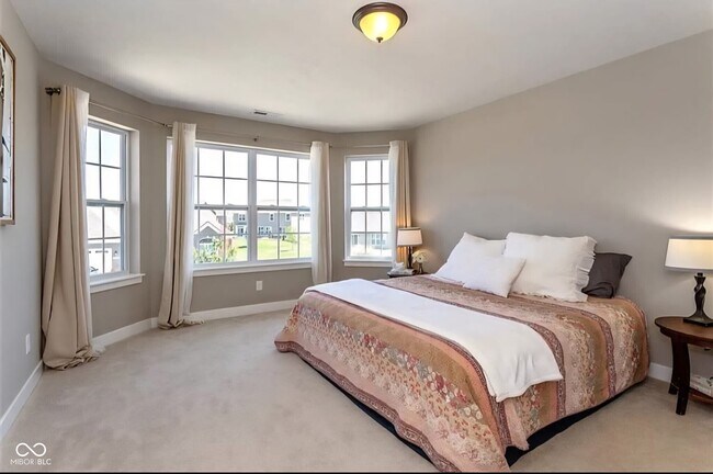 Building Photo - 1571 Hazy Falls Ct