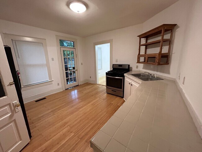 Building Photo - Highland Park II