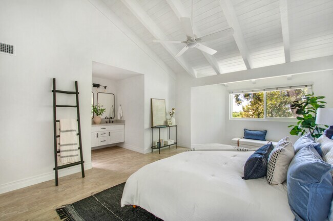 Building Photo - 19 Seabird Ct