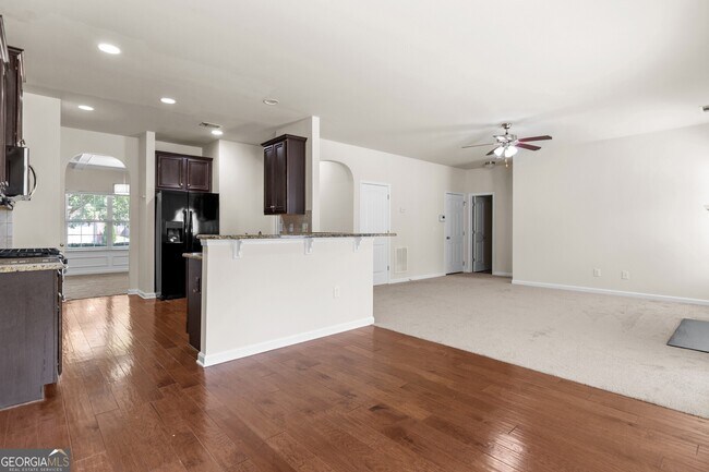 Building Photo - 3379 Gardenside Walk SW