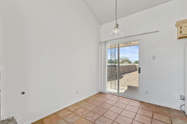 Building Photo - 5937 Chippendale Ave