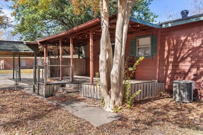 Building Photo - 519 Tolson Ave