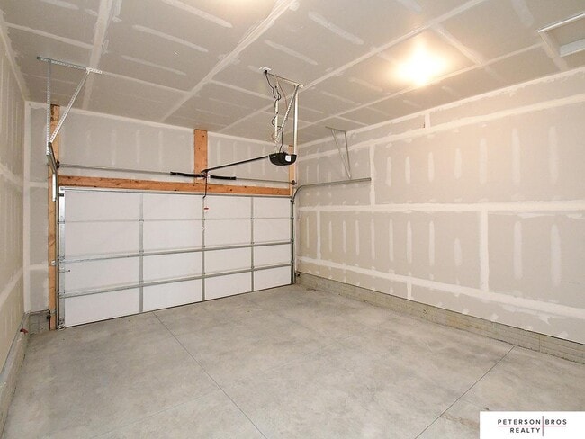Building Photo - 14802 Bruning St