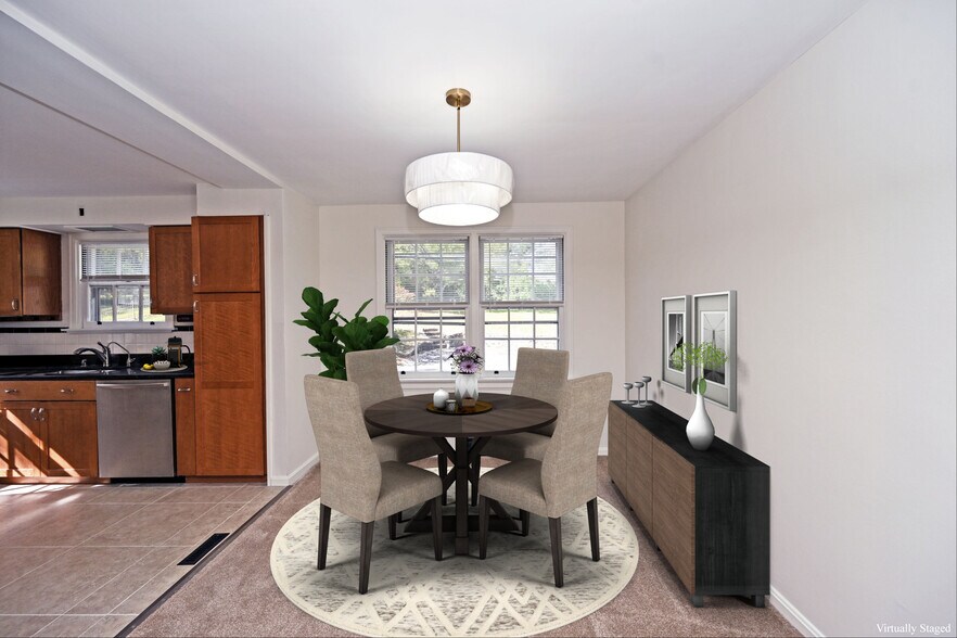 Primary Photo - 5698 Euclid Rd