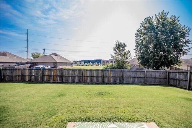 Building Photo - 3009 SW Gumleaf Rd