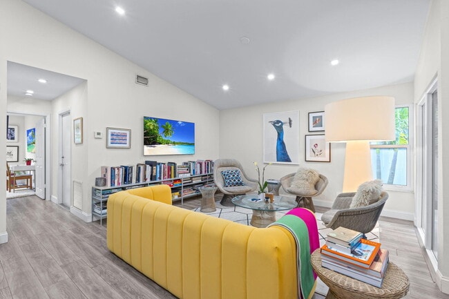 Building Photo - 2474 Bedford Mews Dr