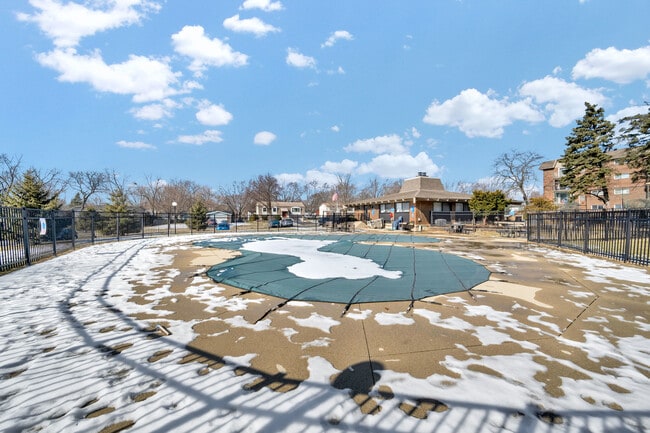 Building Photo - 2300 Beau Monde Terrace