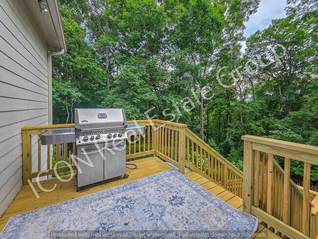 Building Photo - 5/5 Executive Home in Canton-Ranch on full finished basement!