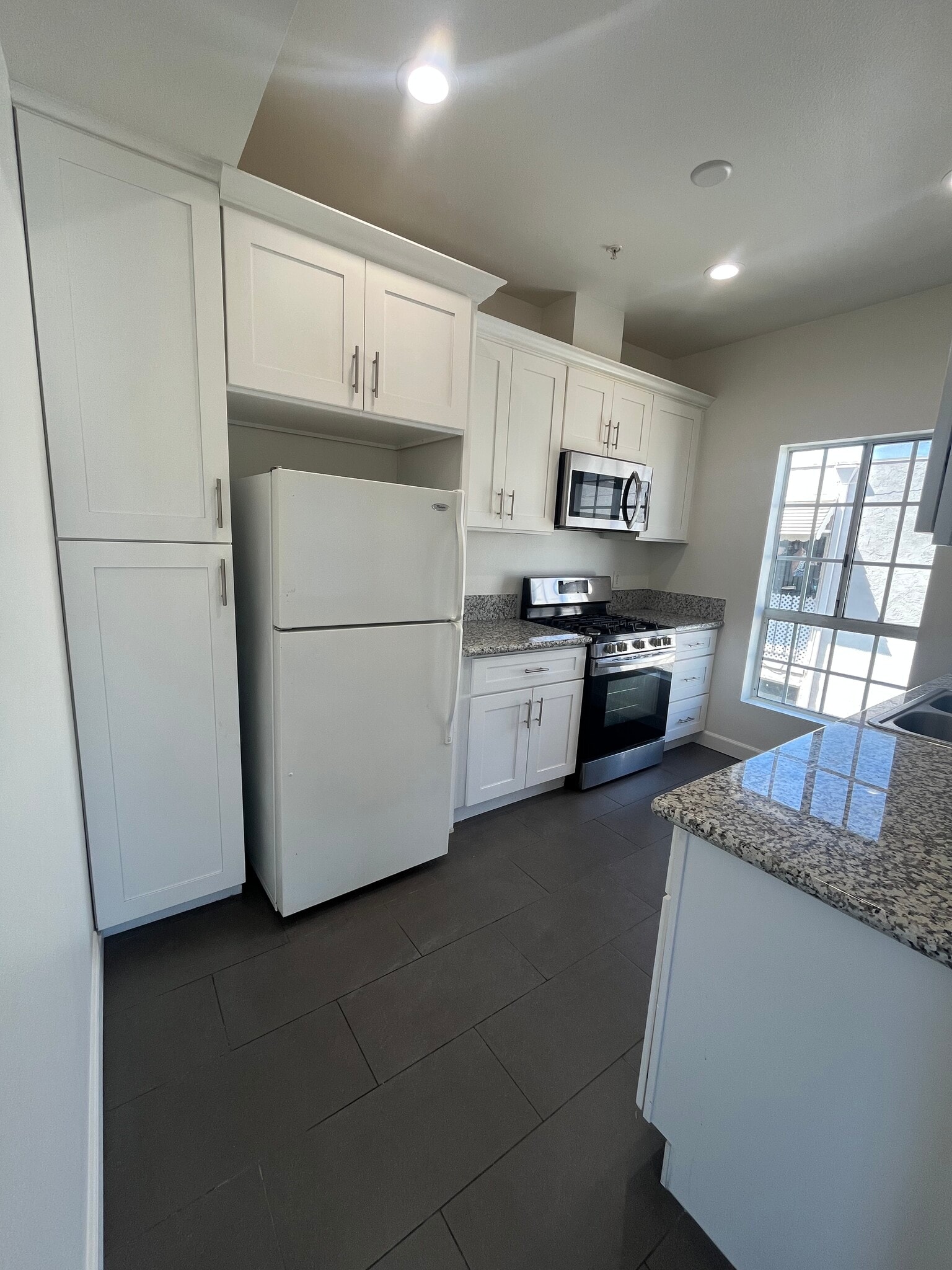 kitchen - 522 N Jackson St