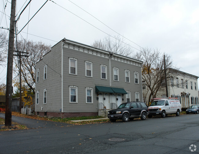 Primary Photo - 24 110th St