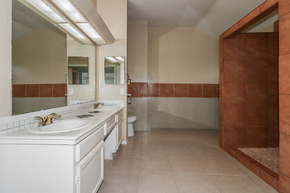 Building Photo - 15626 Barbarossa Dr