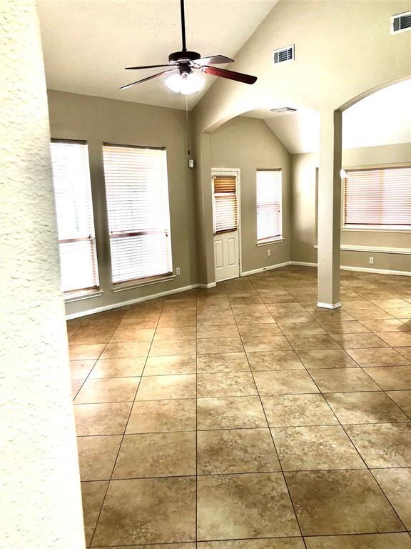 Building Photo - 5402 Silver Oak Dr