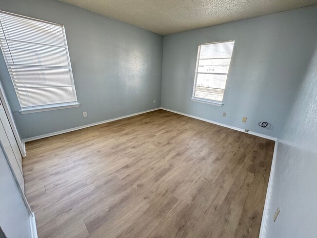 Building Photo - 1313 Quail Cir