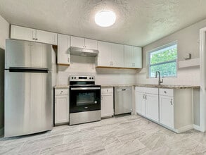 Building Photo - 1372 Browning St