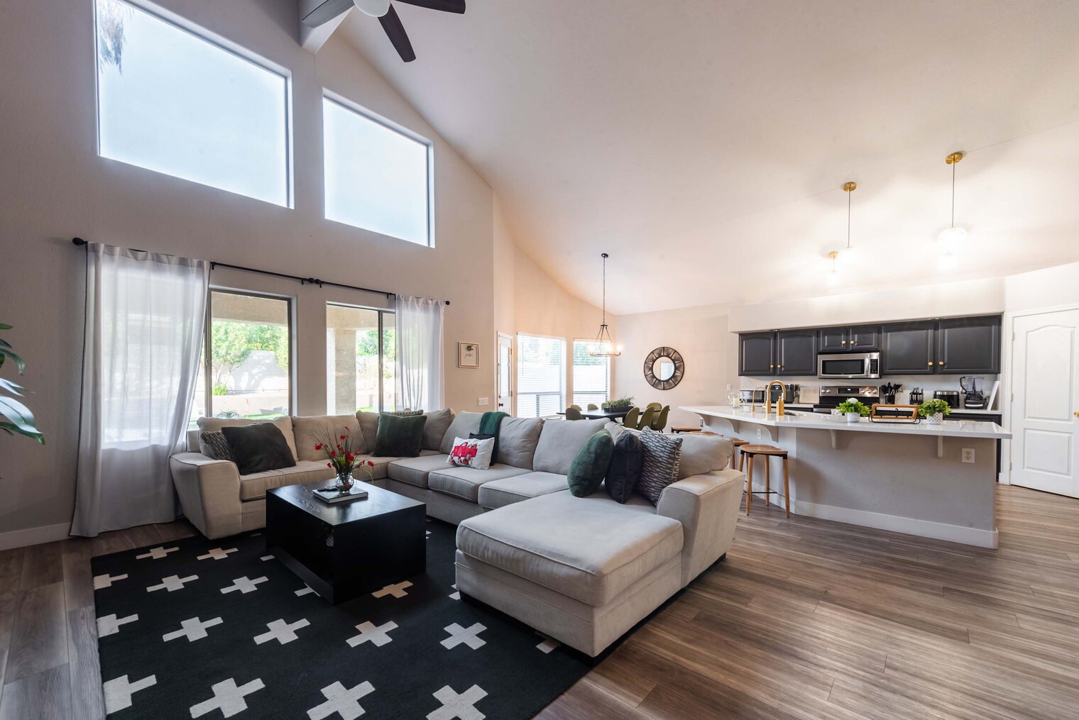 Building Photo - 5924 E Woodridge Dr