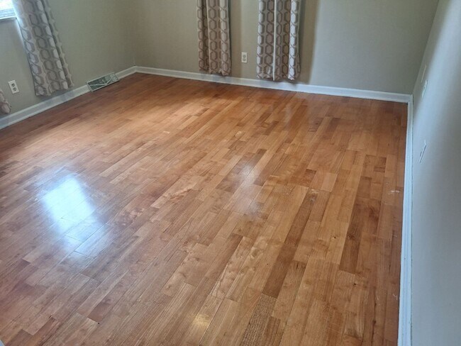 Building Photo - Basement Rancher located in Farragut