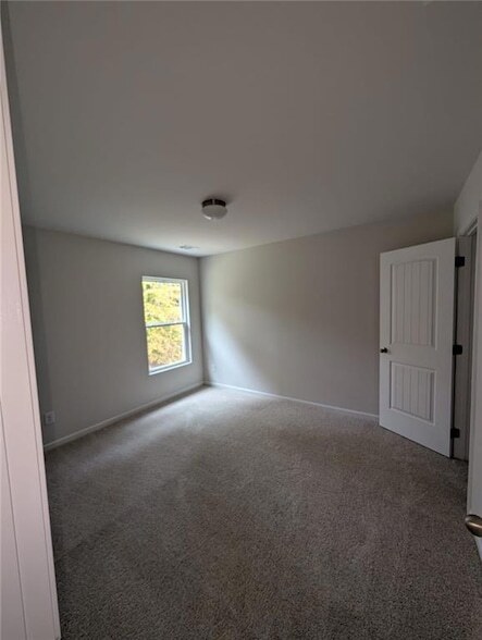 Building Photo - 168 Parkwood Dr