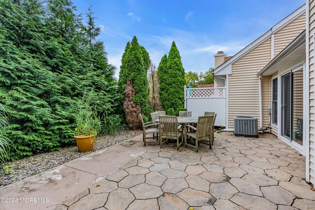 Building Photo - 159 Daisy Dr