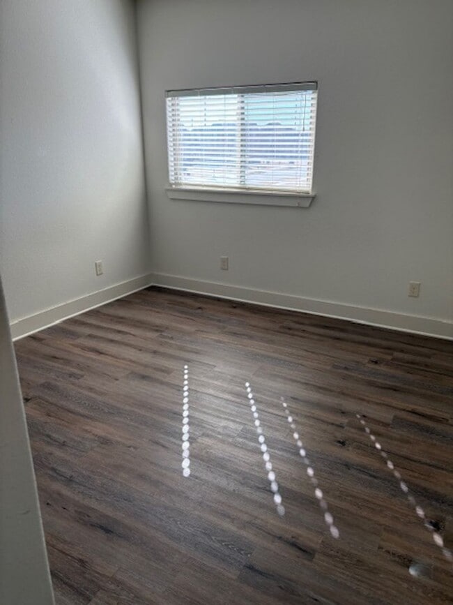 Building Photo - BEAUTIFUL HOME IN GREAT LOCATION!