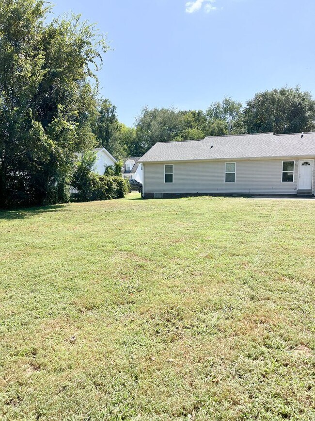Building Photo - 1821 Harbor Dr