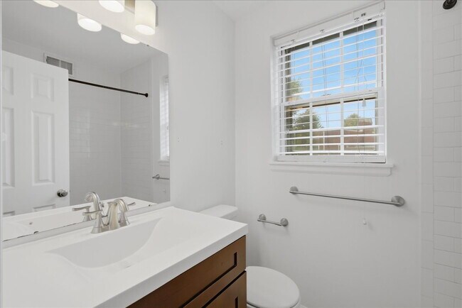 Building Photo - Elegant End-Unit Fairlington Villages Townhome with Private Balcony & Exceptional Community Ameni...