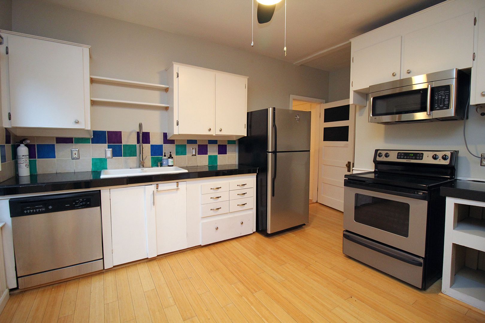 Building Photo - 4823 NE 13th Ave