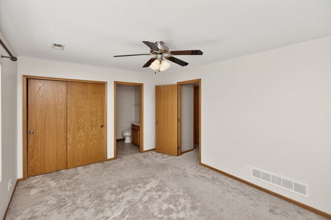 Building Photo - SPACIOUS LIVING!! 4 Bedroom, 3 Bathroom Home in Waukee!