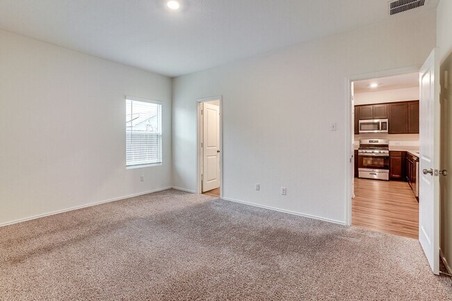 Building Photo - 355 Geode Glen