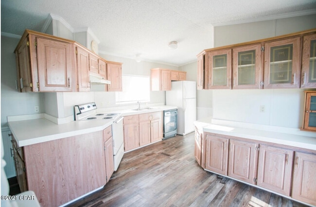 Building Photo - 6916 Sunrise Dr