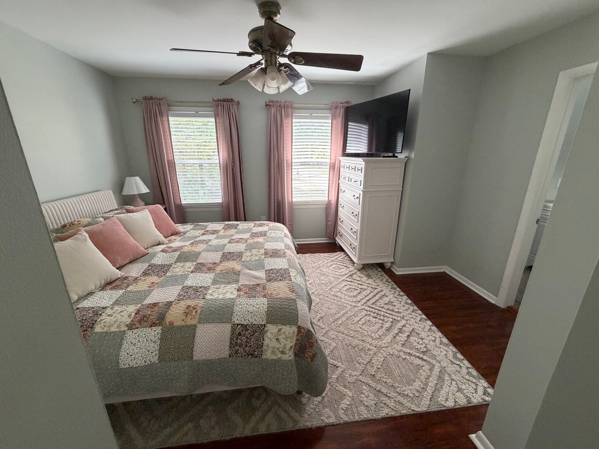 Building Photo - 26 Center St