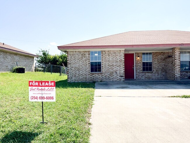 Primary Photo - 5302 Daybreak Dr