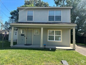 Building Photo - 221 Delaney St