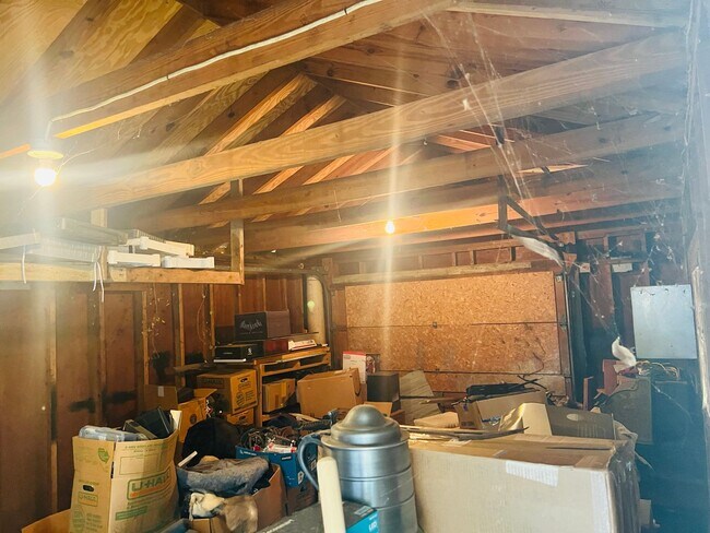 Building Photo - Charming 3bdrm/1.5bth Home Conveniently Located in Richmond's North Highland Park Subdivision w/P...