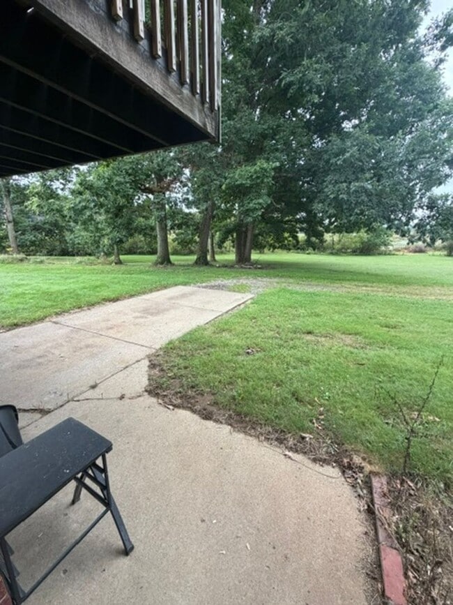 Building Photo - 525 Mishler Rd