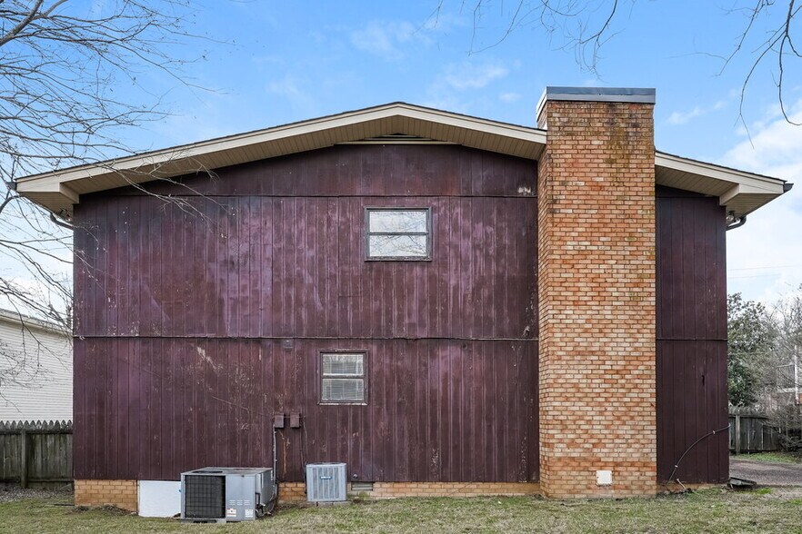 Building Photo - 204 Redondo Ct N