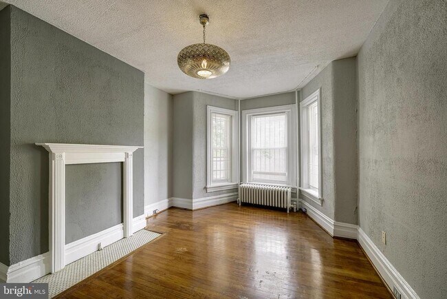 Building Photo - 2827 11th St NW