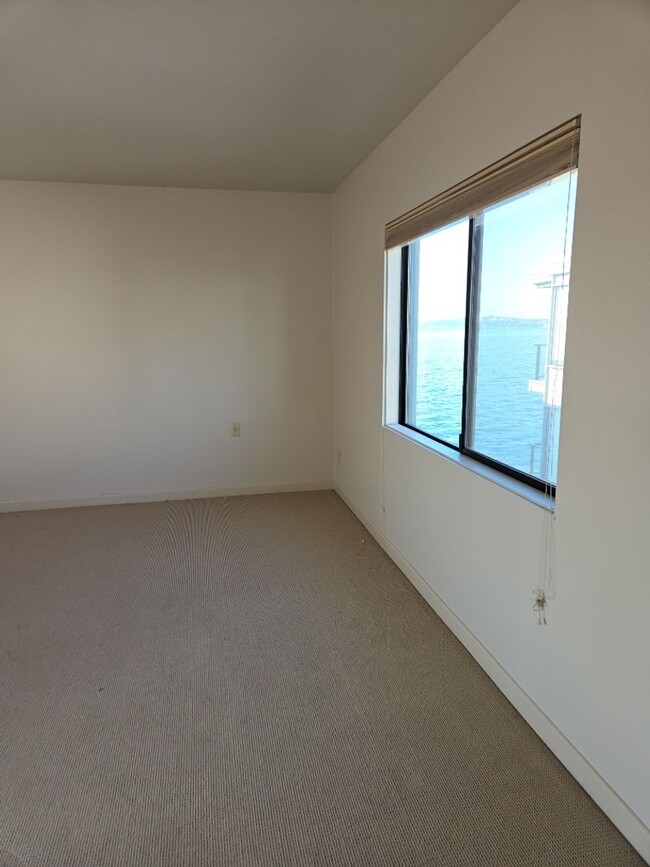 Building Photo - Must See Condo With A Phenomenal View!! $500 move in credit