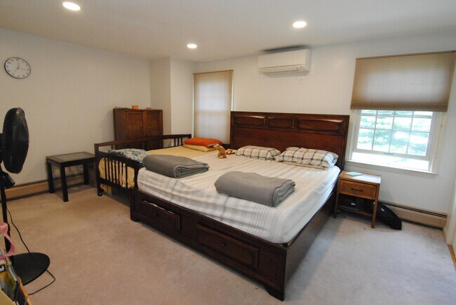 Building Photo - 7 Meadowview Cir