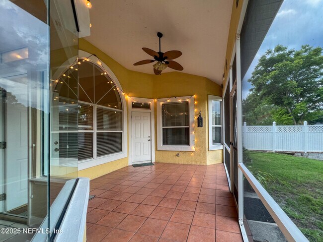 Building Photo - 1704 Tall Tree Dr E