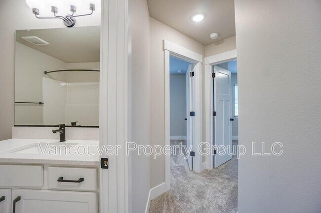 Building Photo - 2351 E Otter Lp