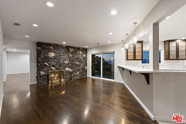 Building Photo - 15451 Longbow Dr