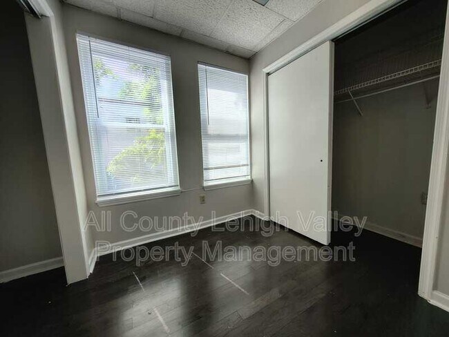 Building Photo - 714 Atlantic St