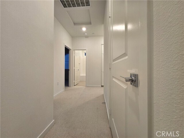 Building Photo - 5961 Huntington Dr