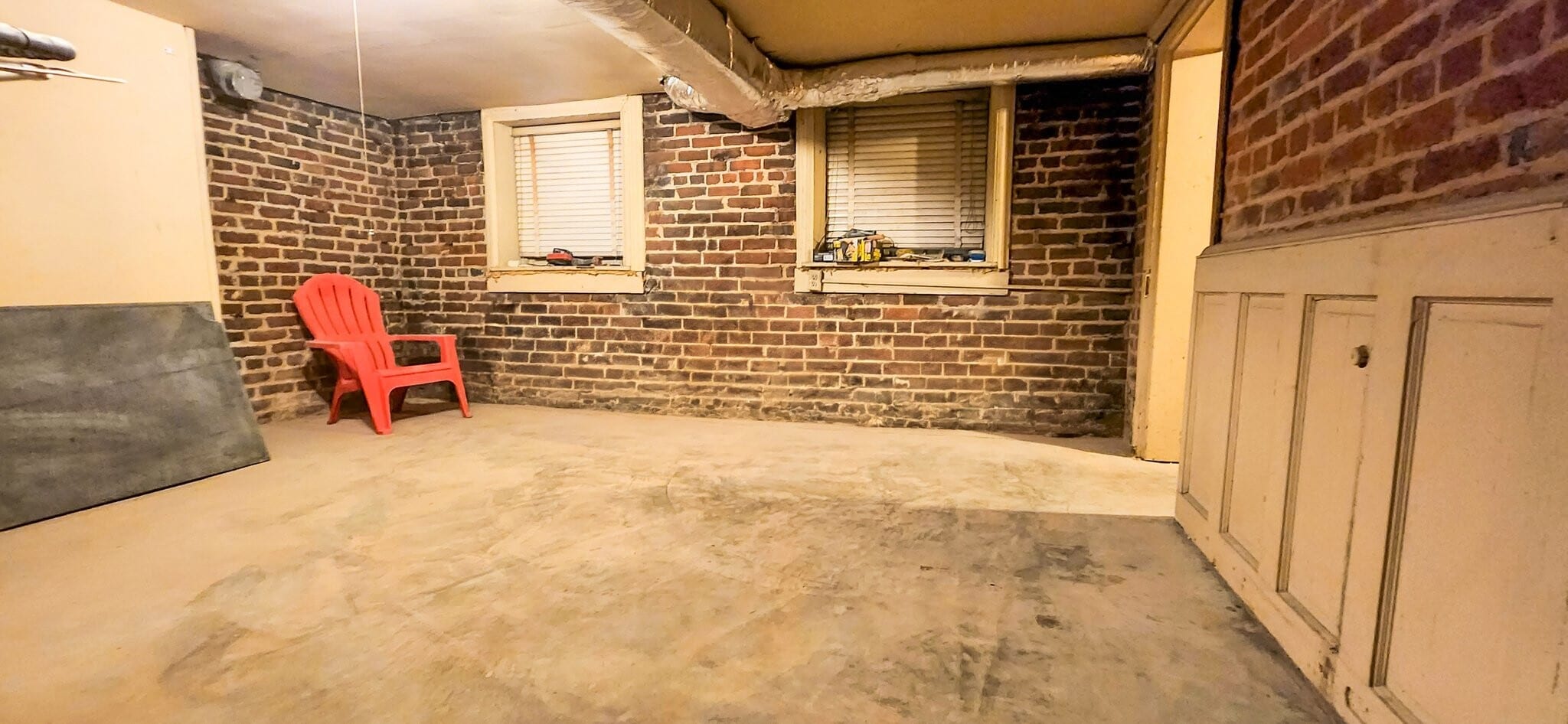 Building Photo - 209 W Clay St