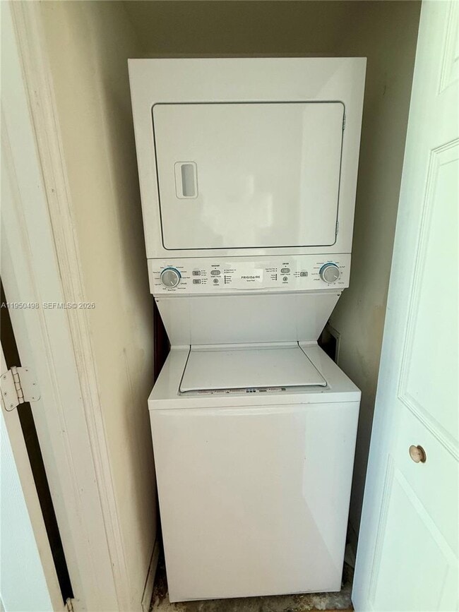 Building Photo - 275 NE 18th St