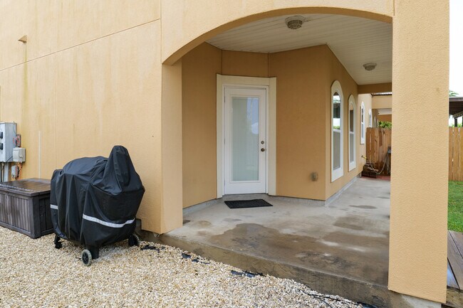 Building Photo - 15433 Cruiser St